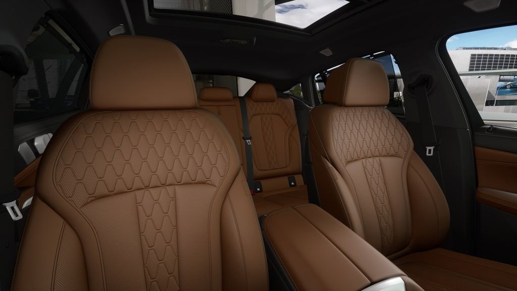 New 2026 BMW X6 M60i image 11