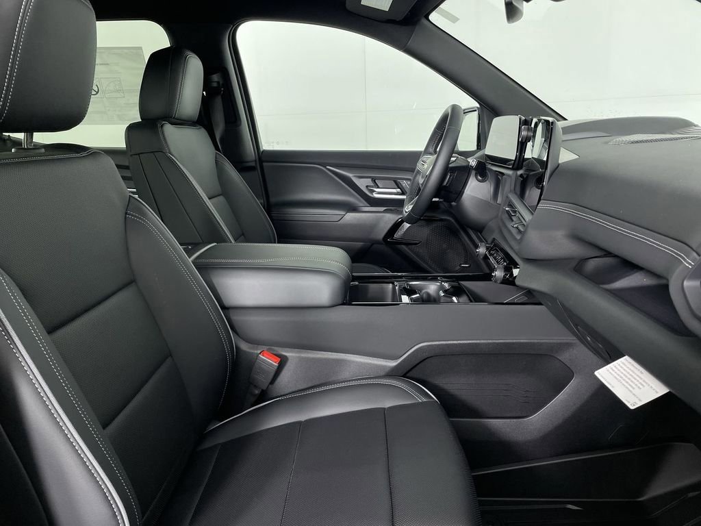 New 2025 Chevrolet Silverado EV LT image 29