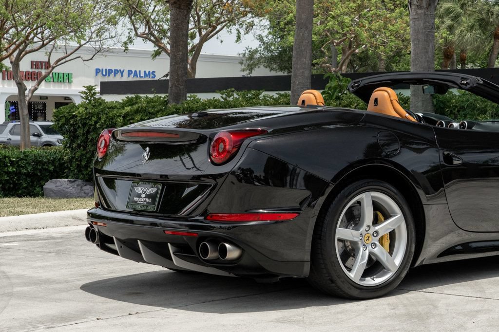 Used 2015 Ferrari California T RWD image 7