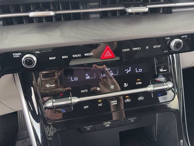 Used 2023 Kia Carnival EX FWD image 28