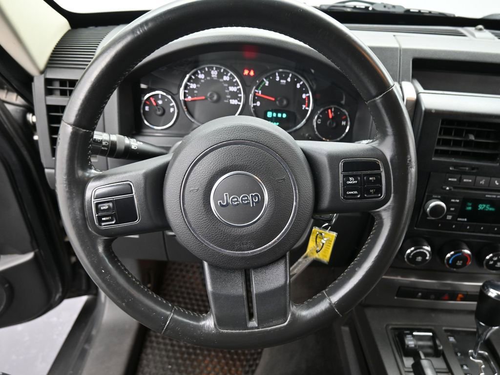 Used 2011 Jeep Liberty Sport image 12