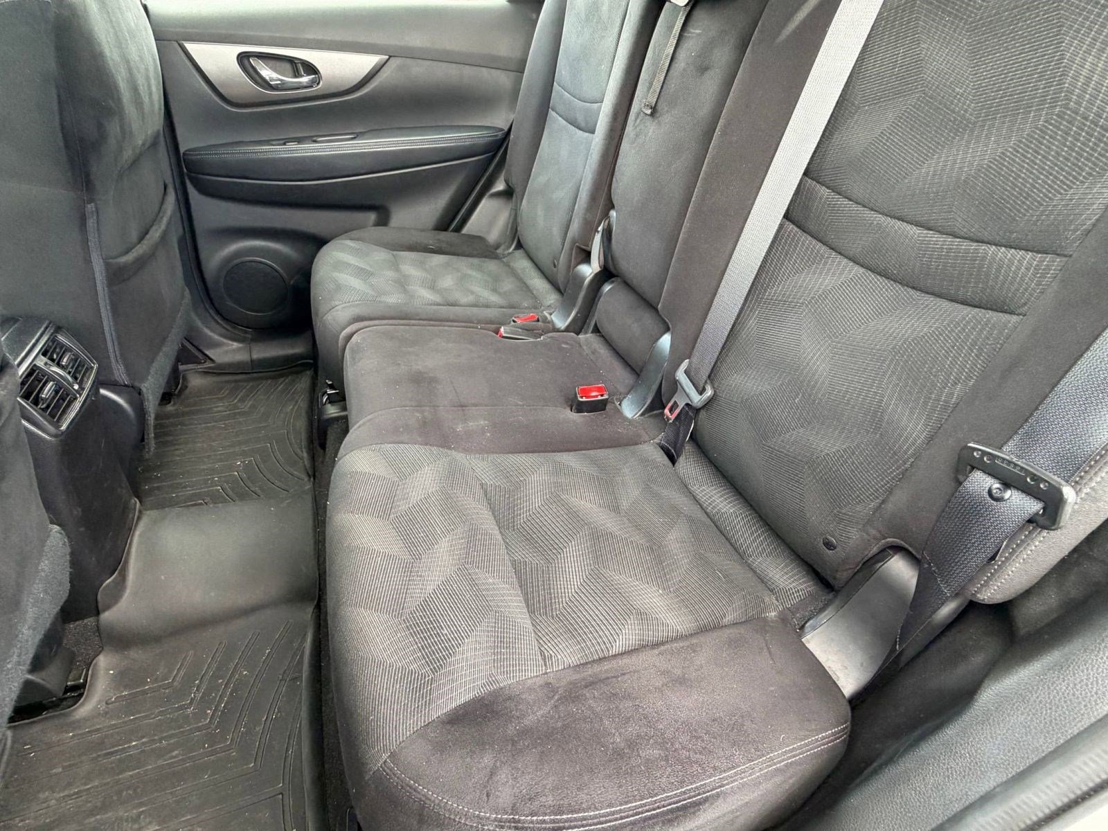 Used 2014 Nissan Rogue S image 19