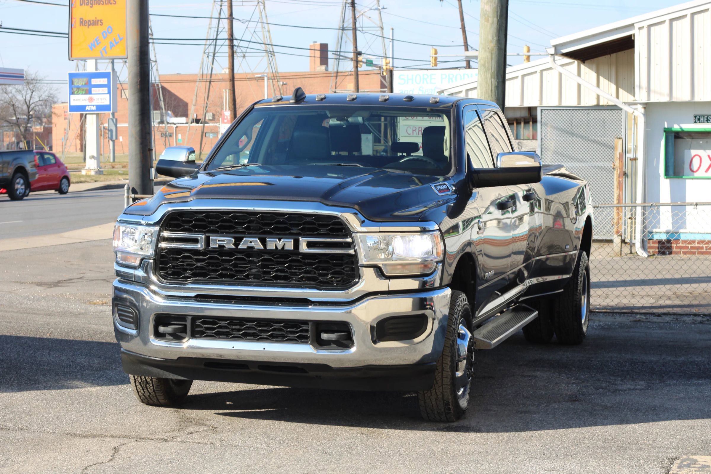 Used 2019 RAM 3500 Tradesman w/ Chrome Appearance Group AWD/4WD image 3
