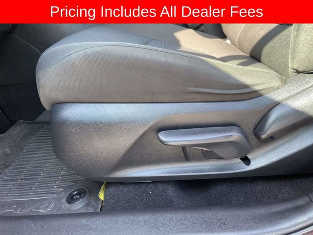 Used 2022 Toyota RAV4 LE FWD image 21