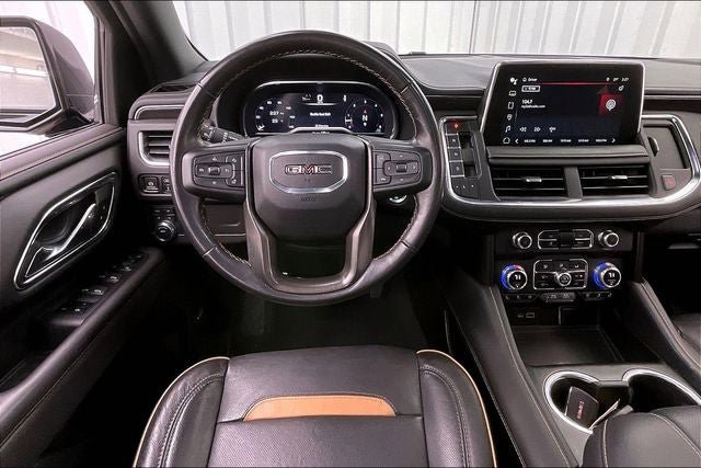 Used 2023 GMC Yukon XL AT4 w/ Technology Package AWD/4WD image 5