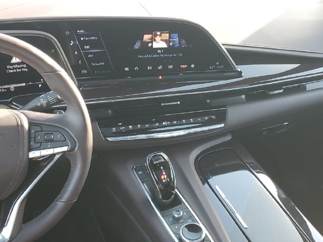 Certified 2021 Cadillac Escalade Premium Luxury Platinum AWD/4WD image 13