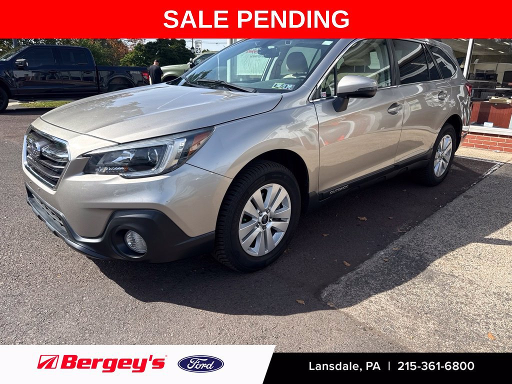 Used 2019 Subaru Outback 2.5i Premium AWD/4WD image 1