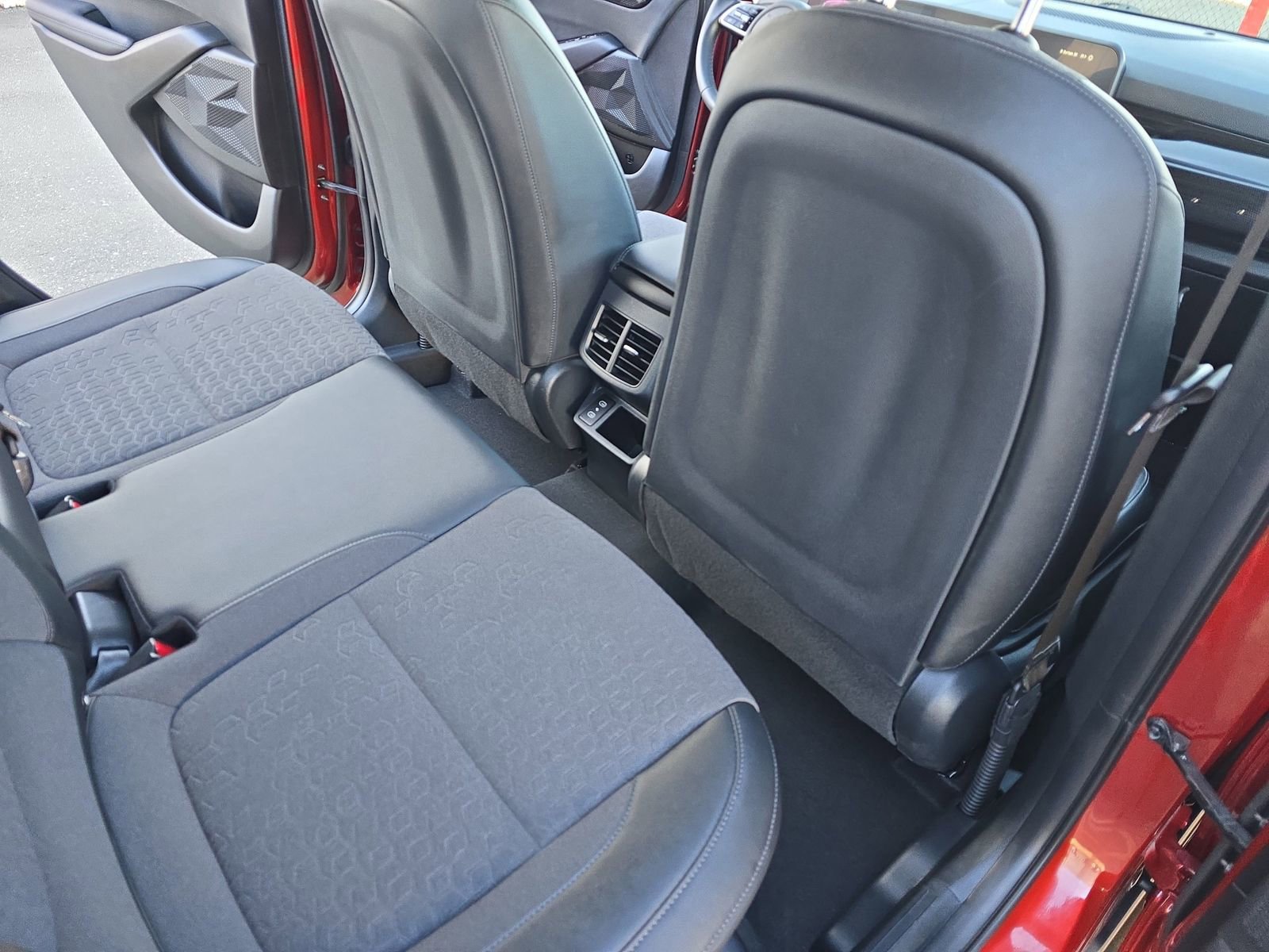 Used 2025 Kia Seltos S image 17