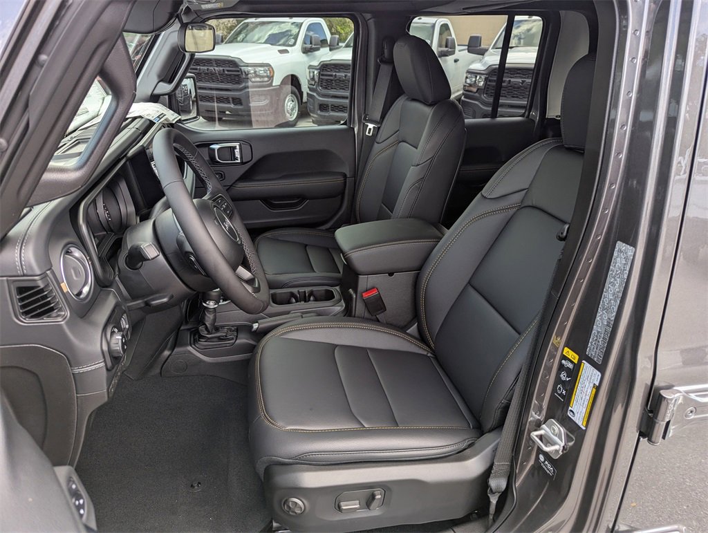 New 2025 Jeep Gladiator Sport image 12