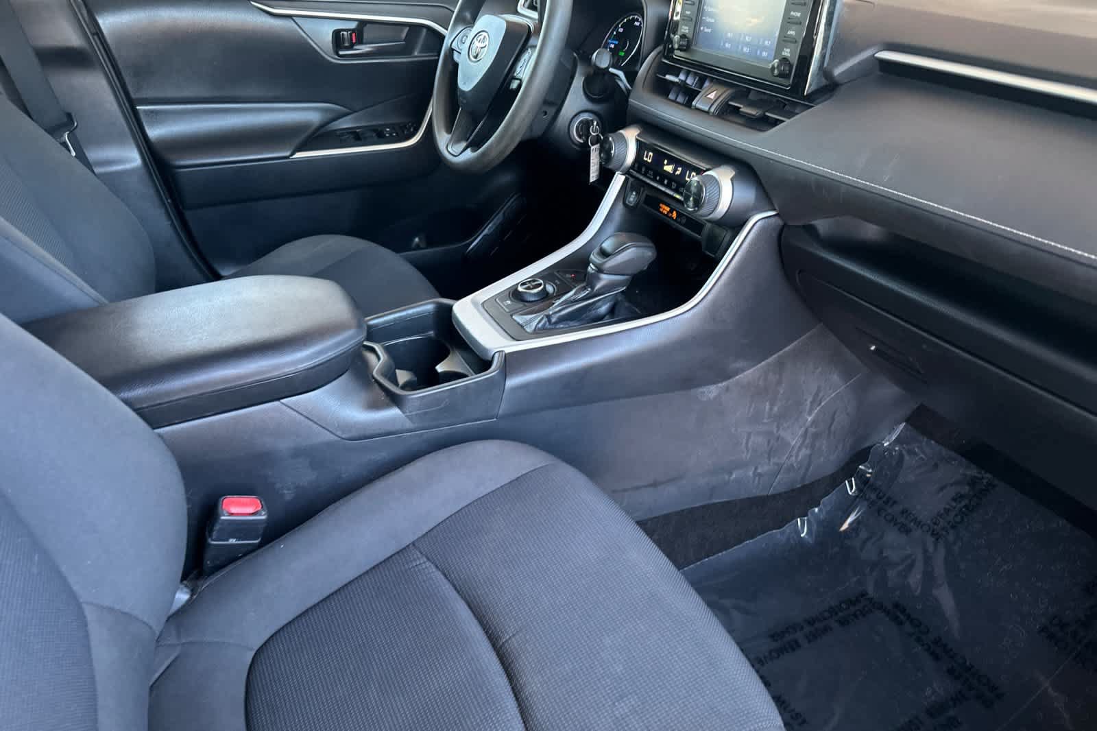 Used 2019 Toyota RAV4 LE AWD/4WD image 17