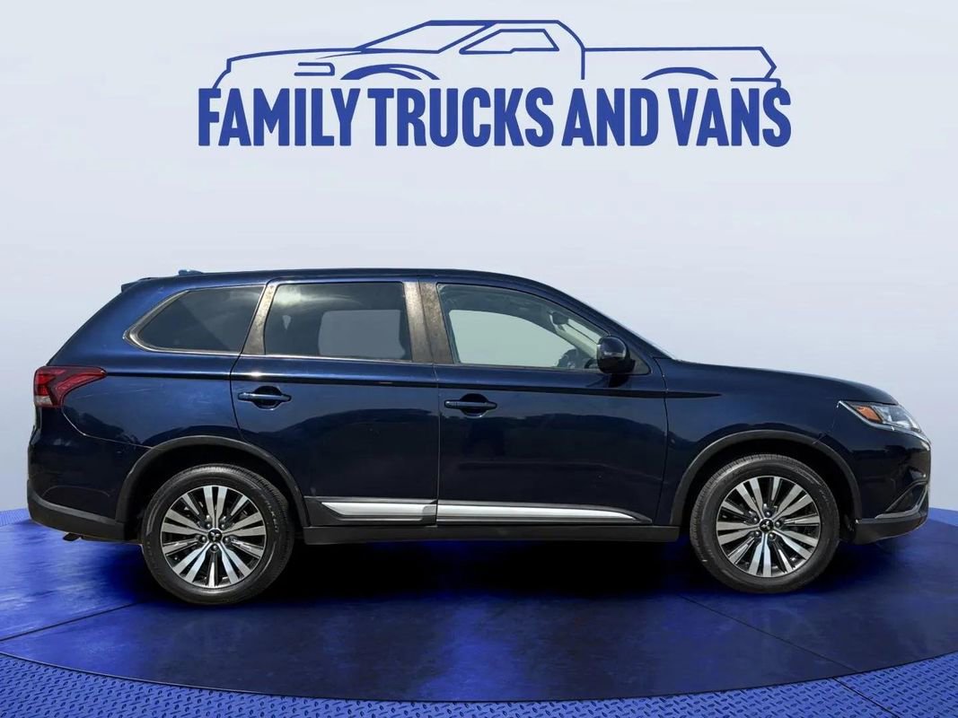 Used 2020 Mitsubishi Outlander SE AWD/4WD image 6