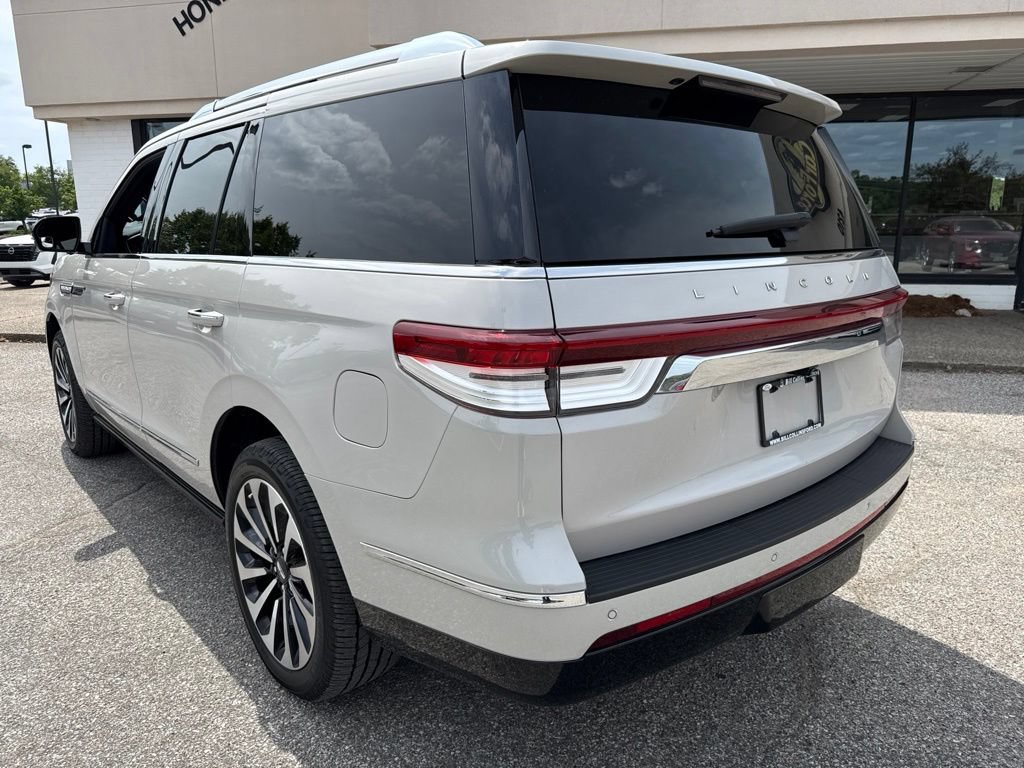 Used 2024 Lincoln Navigator Reserve AWD/4WD image 10