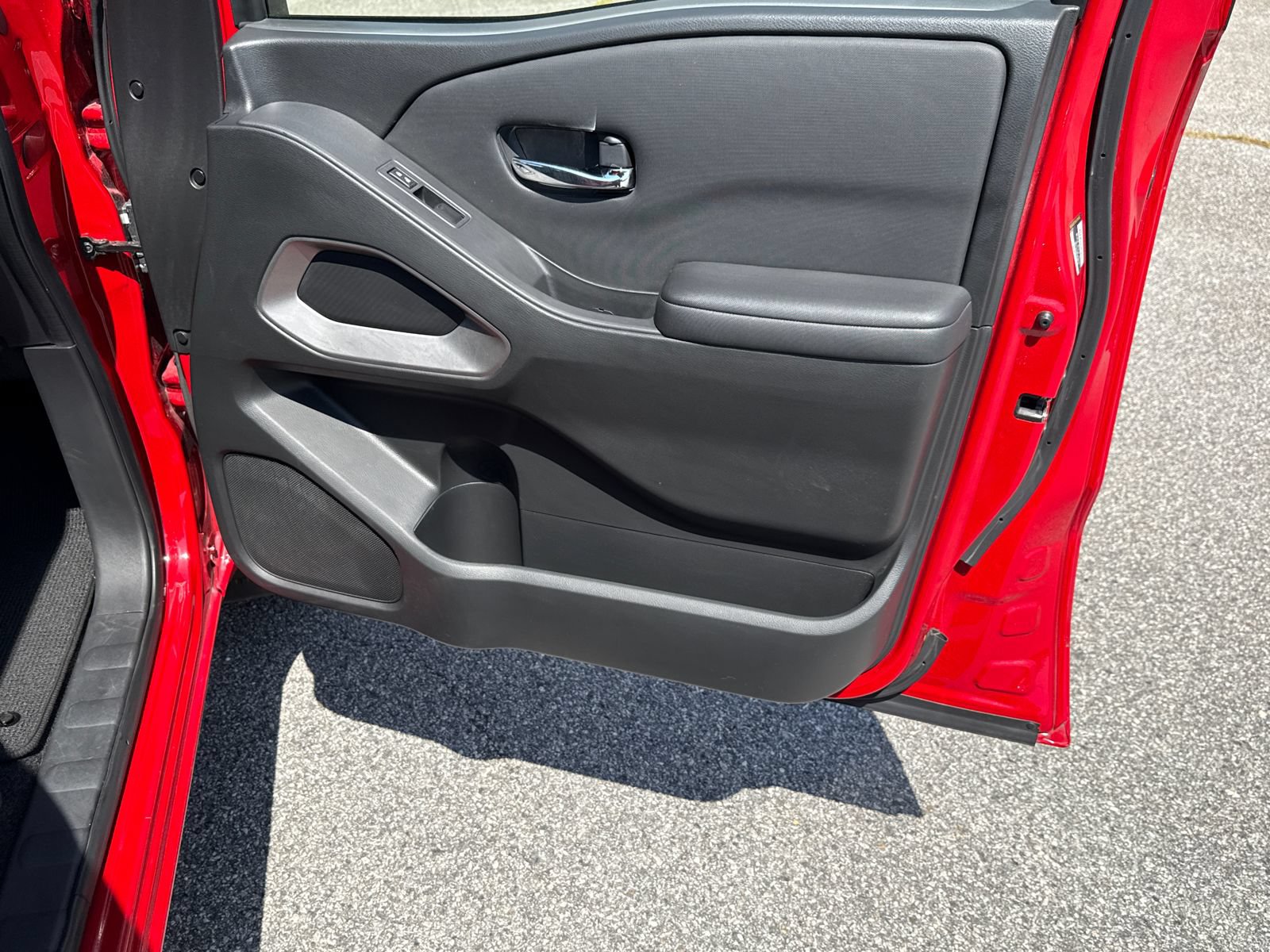 Used 2024 Nissan Frontier SV RWD image 14