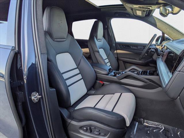 New 2025 Porsche Cayenne GTS image 24