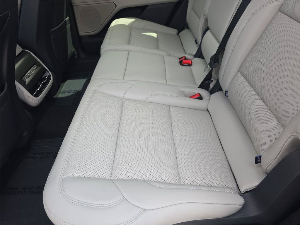 New 2026 Lincoln Nautilus Premier AWD/4WD image 12