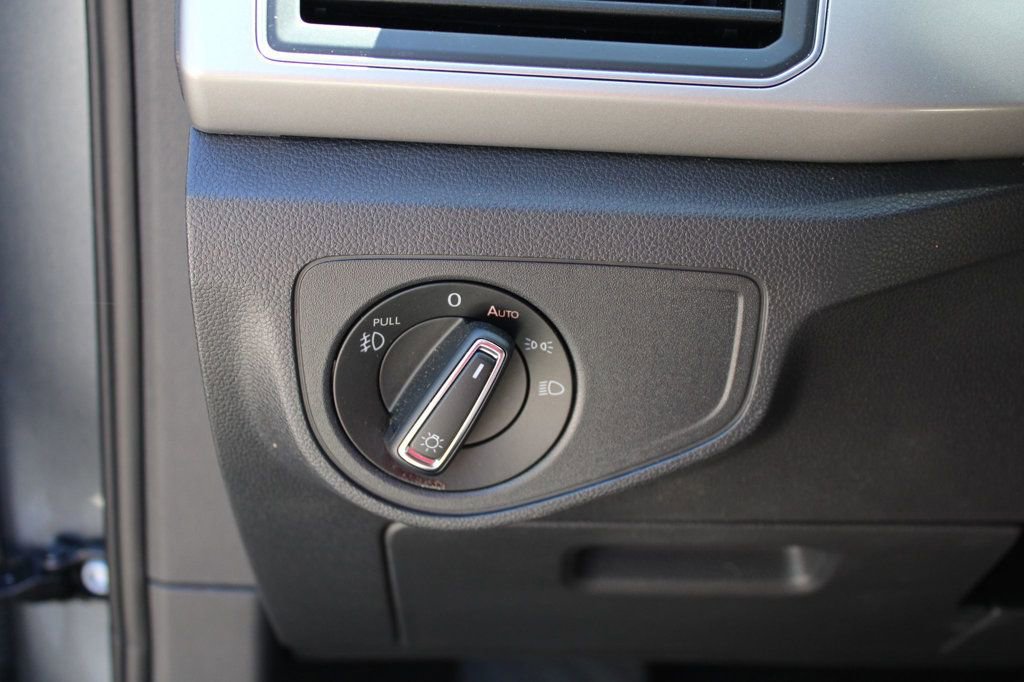 Used 2019 Volkswagen Atlas SE FWD image 27