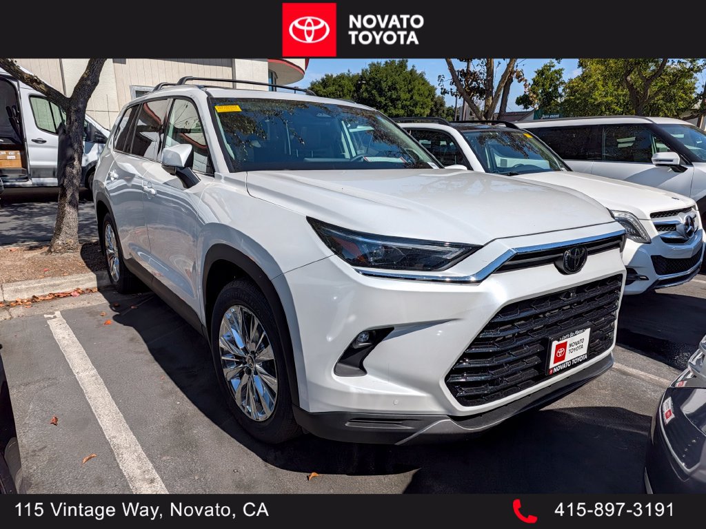 Used 2024 Toyota Grand Highlander AWD image 1