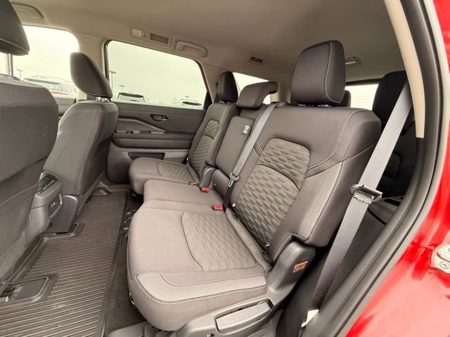 Certified 2024 Nissan Pathfinder SV w/ Black Appearance Package image 16