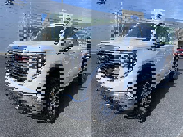 Used 2024 GMC Sierra 1500 SLT image 1