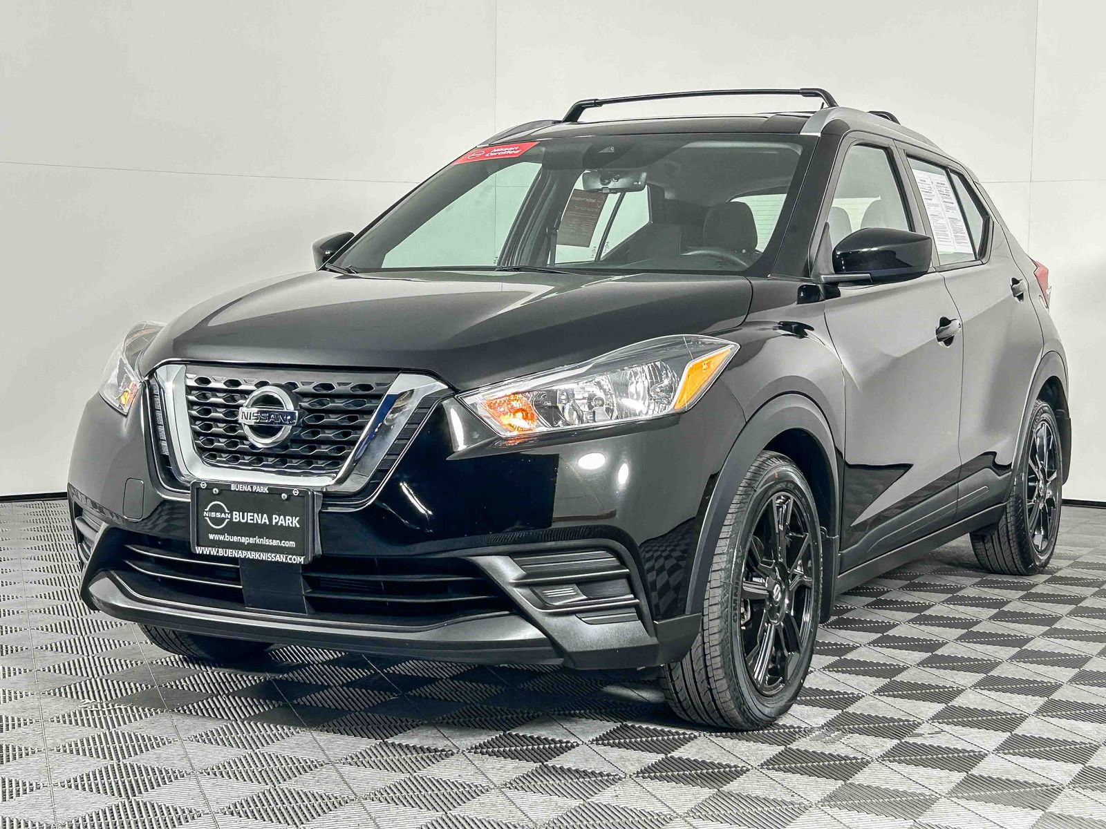 Certified 2020 Nissan Kicks SV w/ Exterior Package FWD image 3