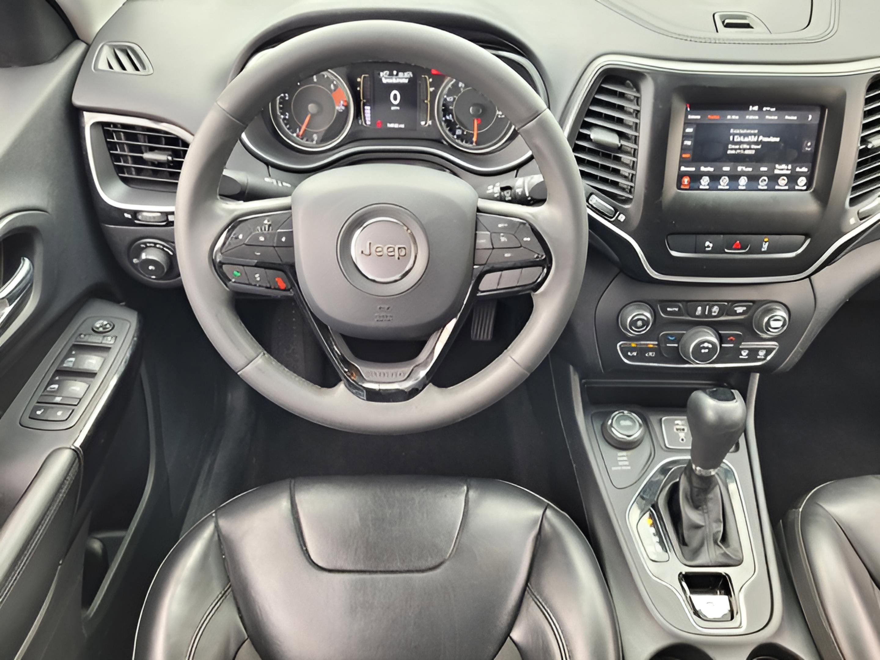 Used 2020 Jeep Cherokee Latitude Plus image 11