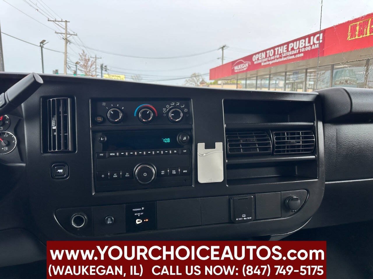 Used 2017 Chevrolet Express 2500 Extended RWD image 26