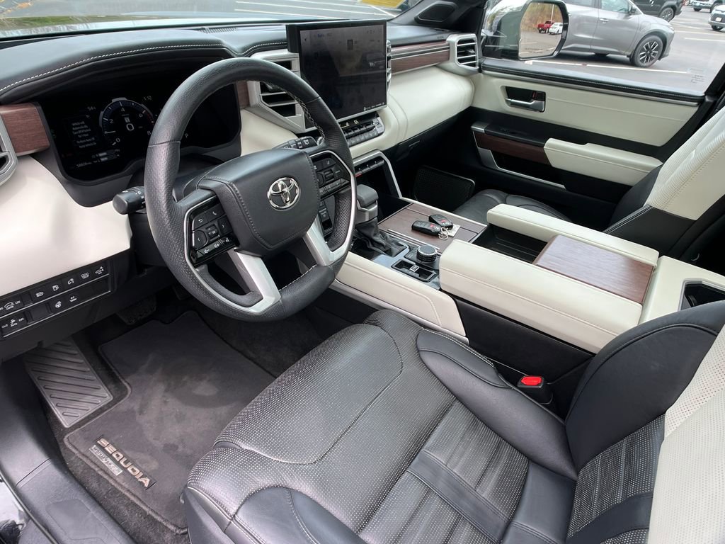 Used 2023 Toyota Sequoia Capstone AWD/4WD image 10