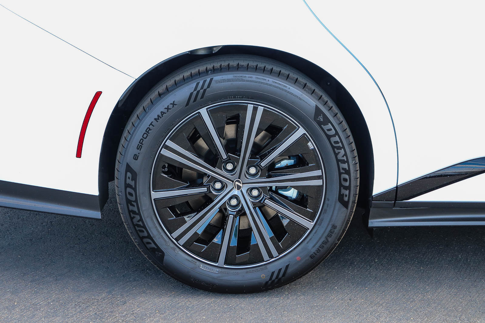 New 2026 Lexus ES 350e w/ Convenience Package FWD image 9