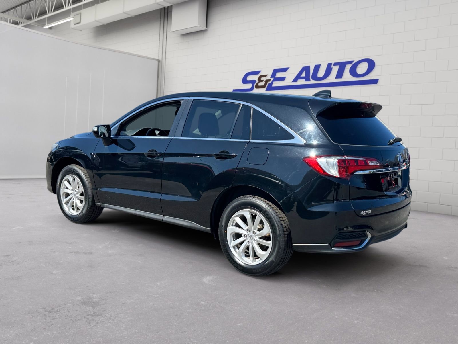 Used 2016 Acura RDX AWD image 3