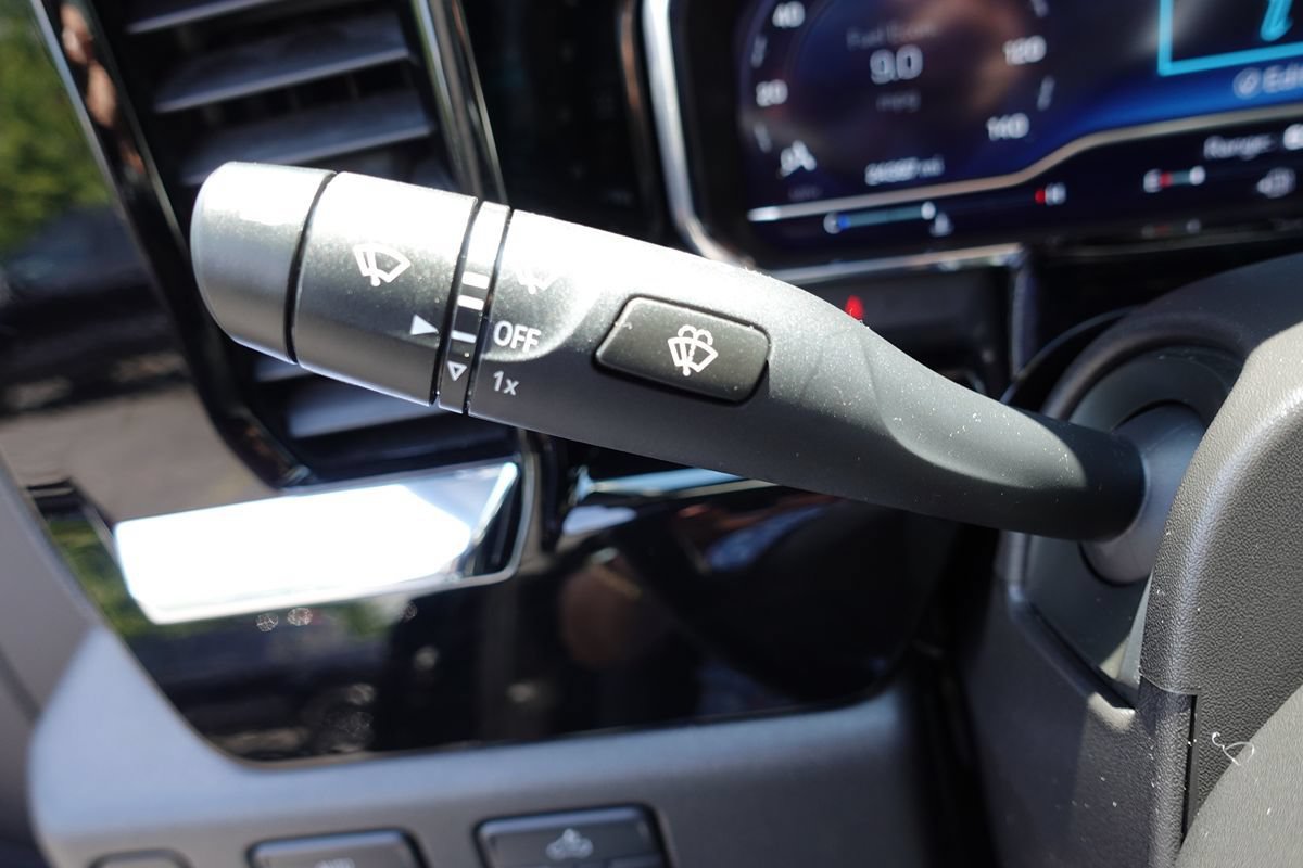 Used 2024 Chevrolet Silverado 1500 LT AWD/4WD image 50