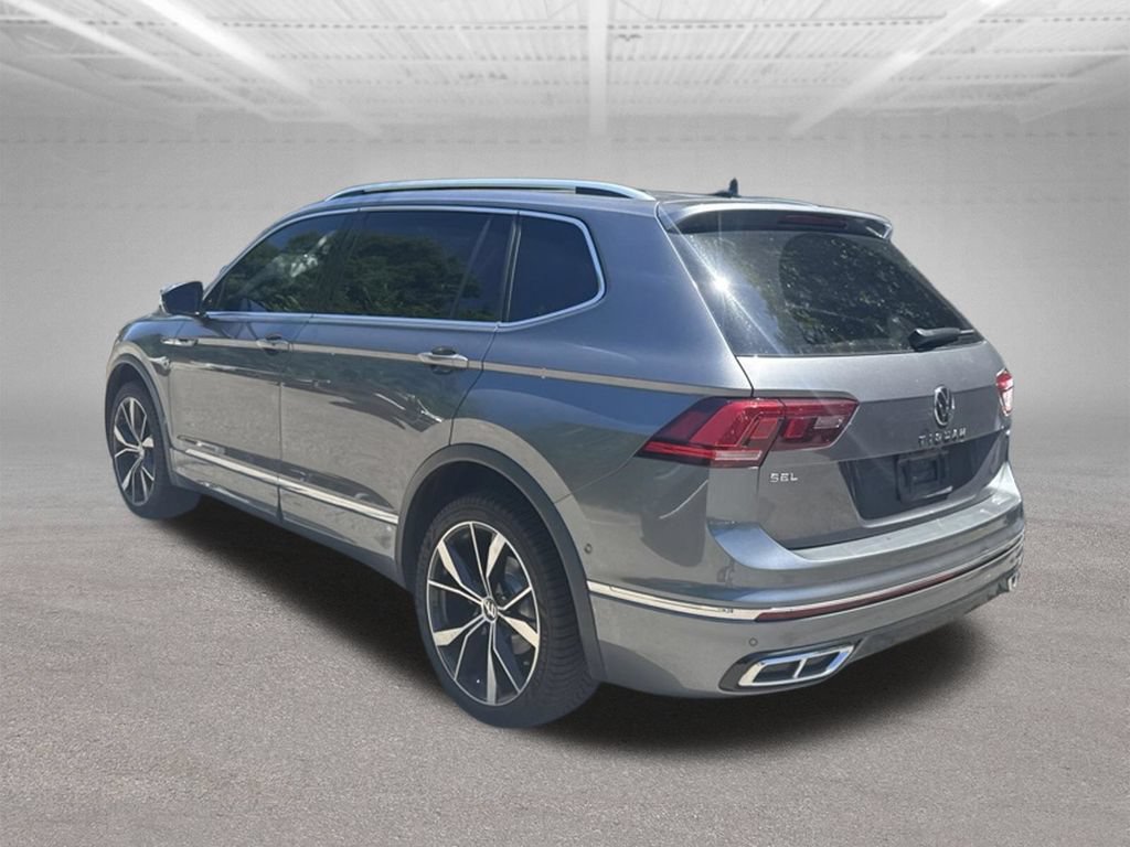 Used 2024 Volkswagen Tiguan SEL R-Line AWD/4WD image 3