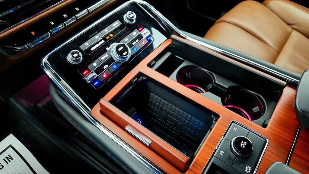 Used 2024 Lincoln Navigator Reserve AWD/4WD image 16