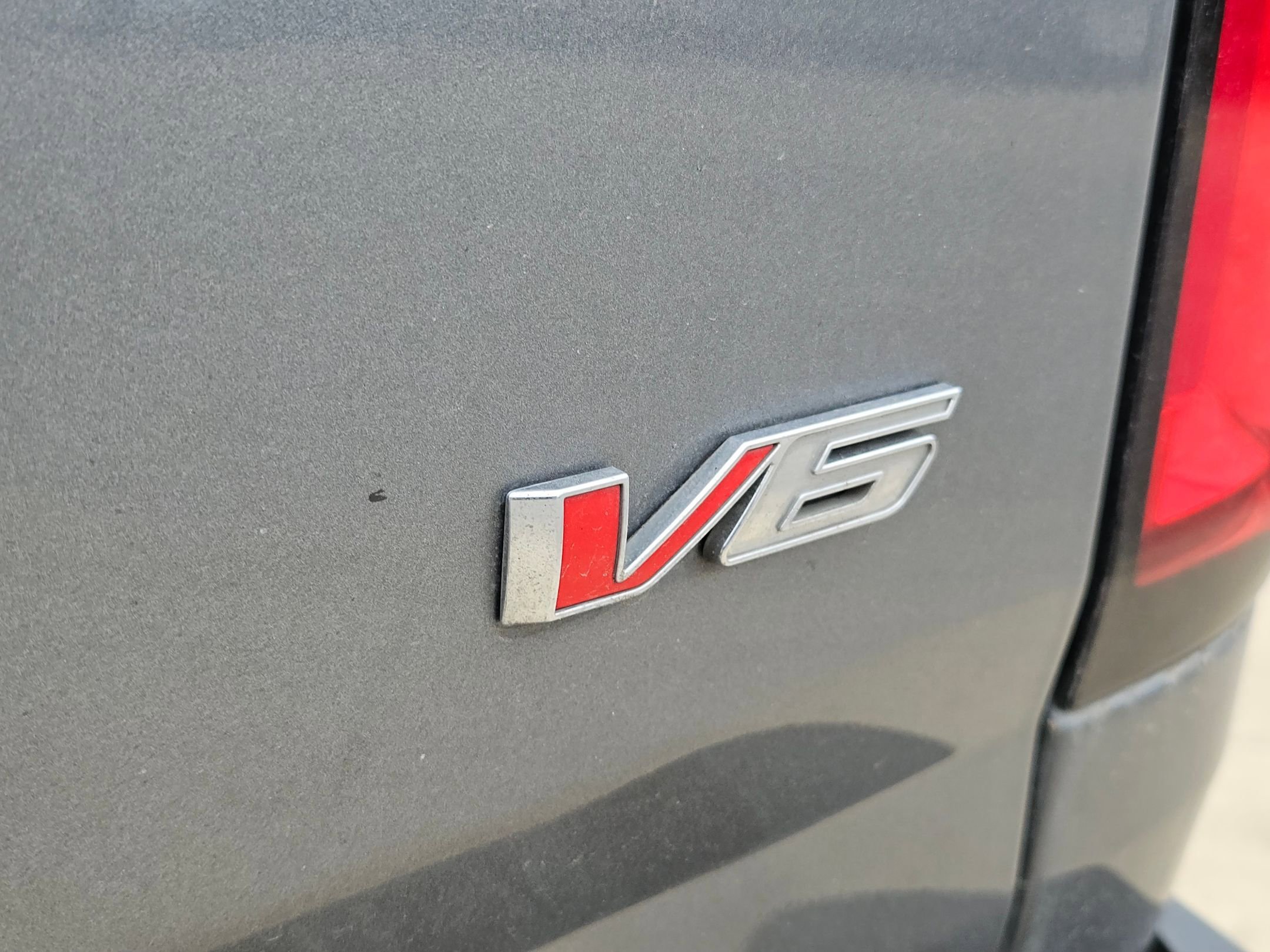 Used 2022 Chevrolet Colorado LT w/ LT Convenience Package image 9