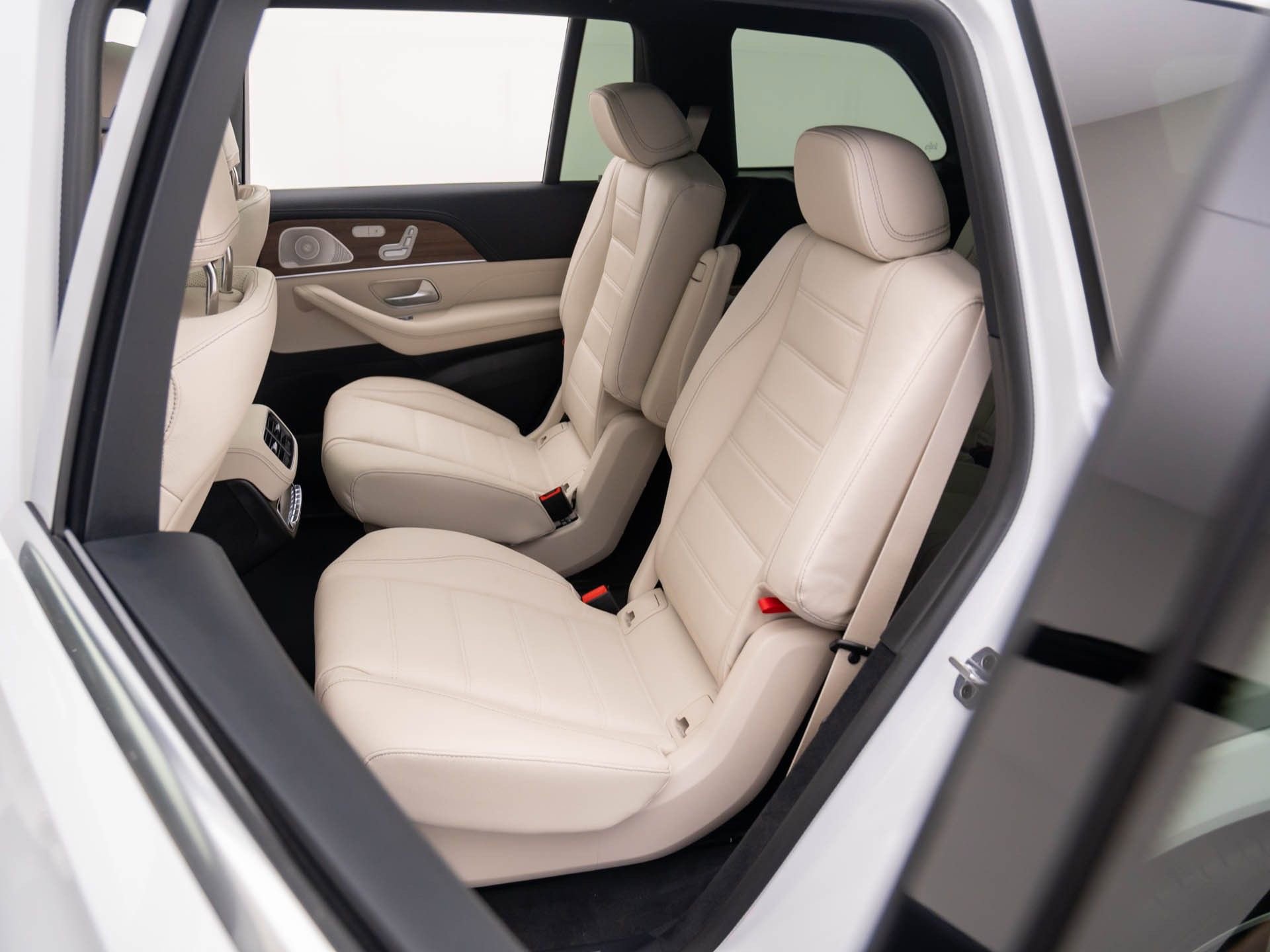 New 2026 Mercedes-Benz GLS 580 4MATIC image 18