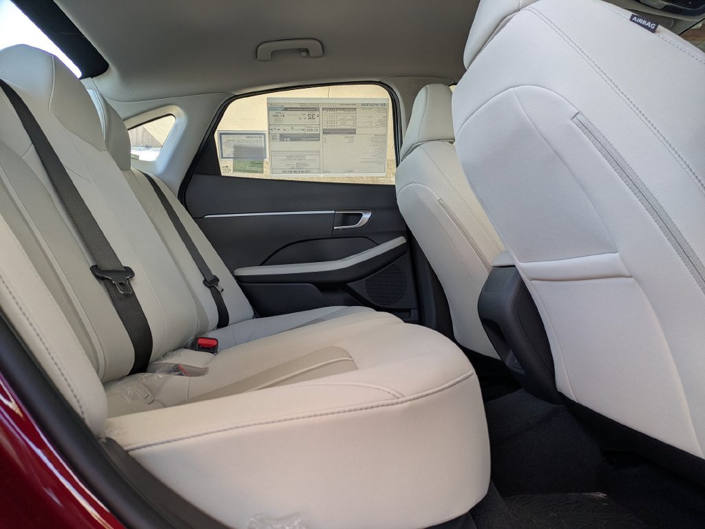Used 2025 Hyundai Sonata SE FWD image 10