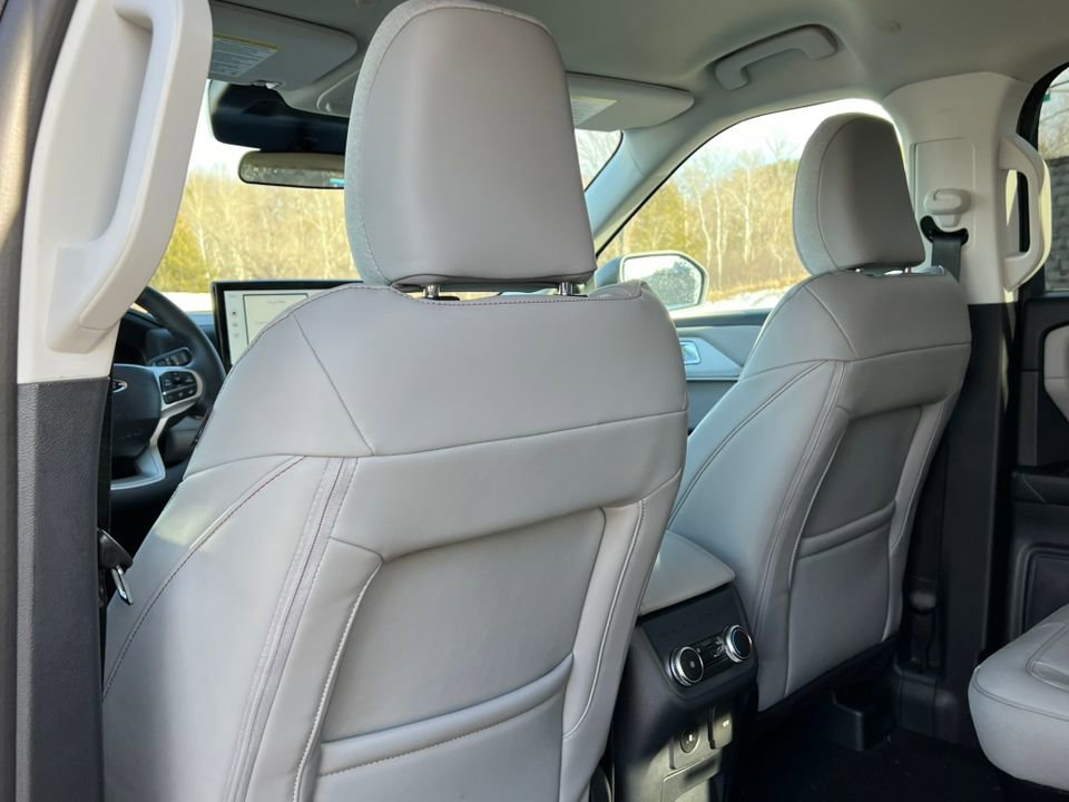 Used 2026 Ford Explorer Active w/ Active Comfort Package image 33