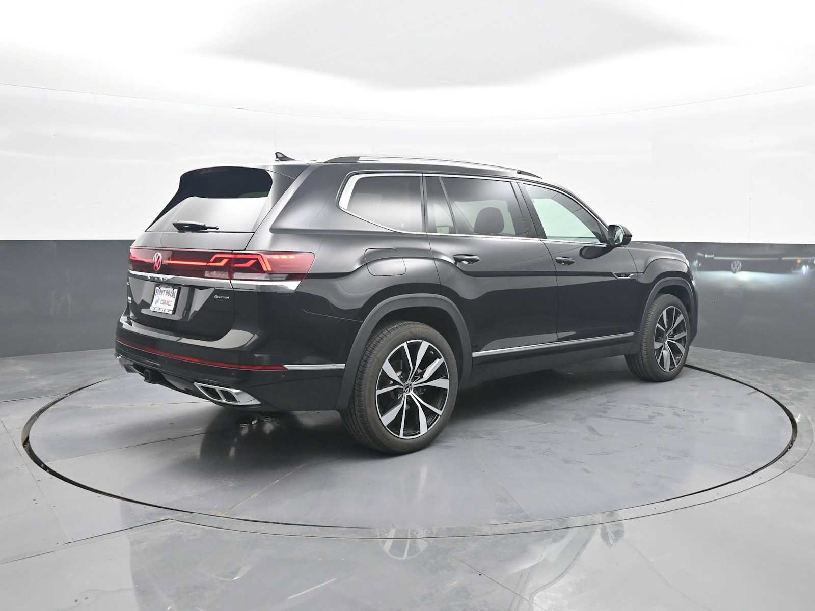 Used 2026 Volkswagen Atlas SEL Premium R-Line AWD/4WD image 8