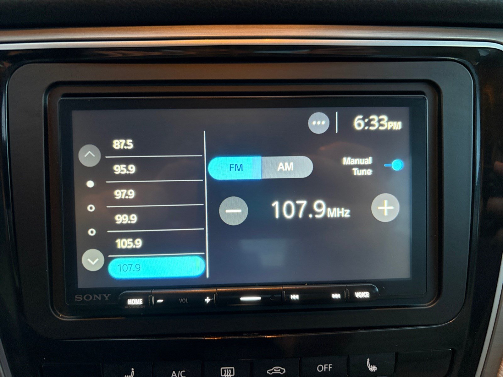Used 2015 Volkswagen Passat TDI SE FWD image 18