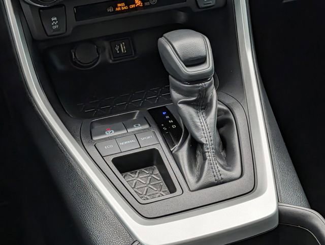 Certified 2025 Toyota RAV4 LE image 13