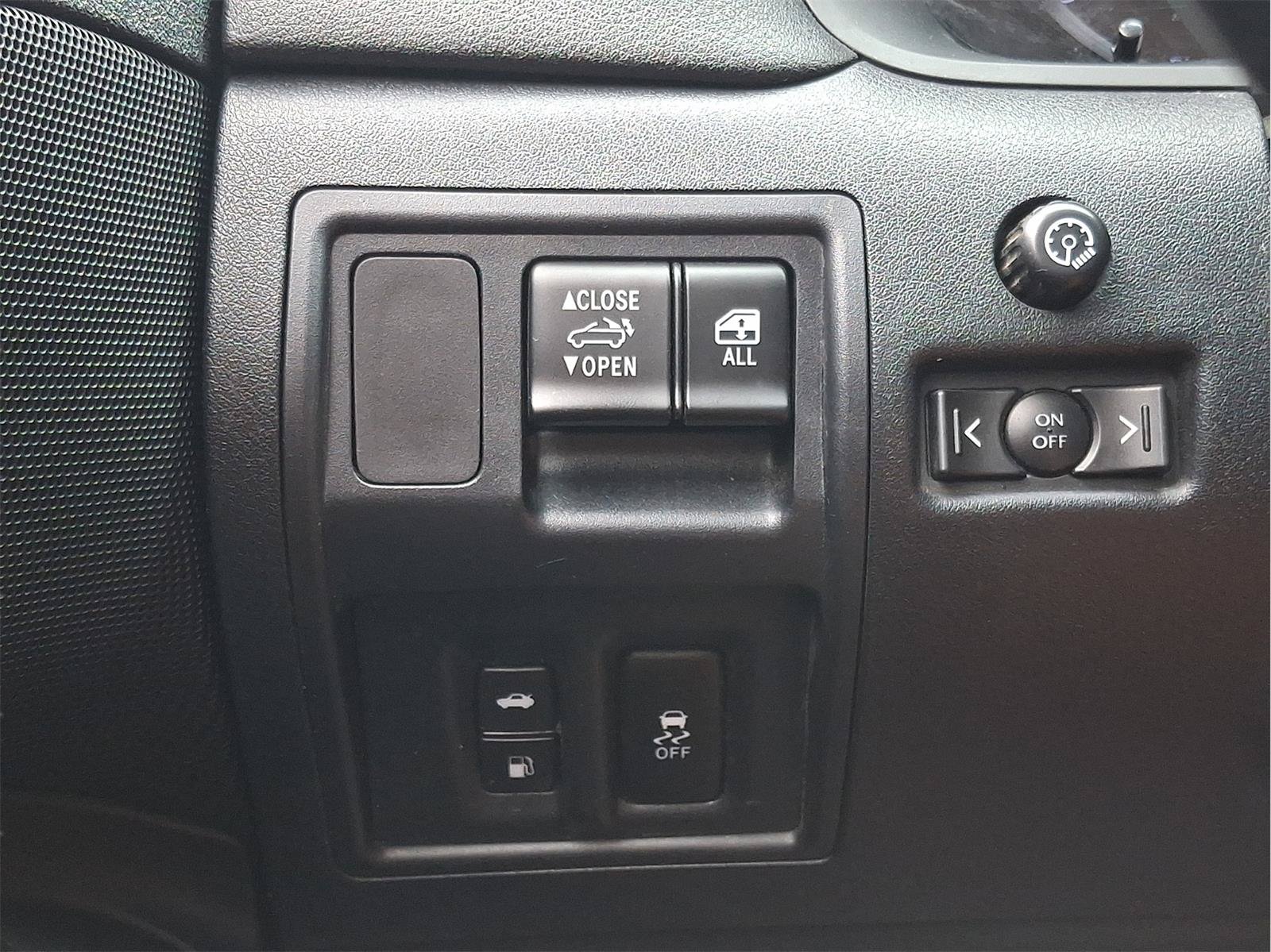 Used 2013 Lexus IS 250C RWD image 21