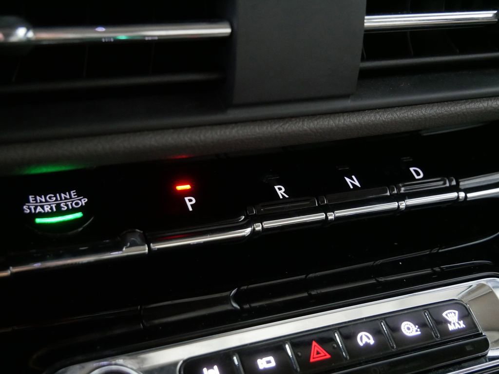 Used 2023 Lincoln Corsair Reserve w/ Jet Appearance Package image 22