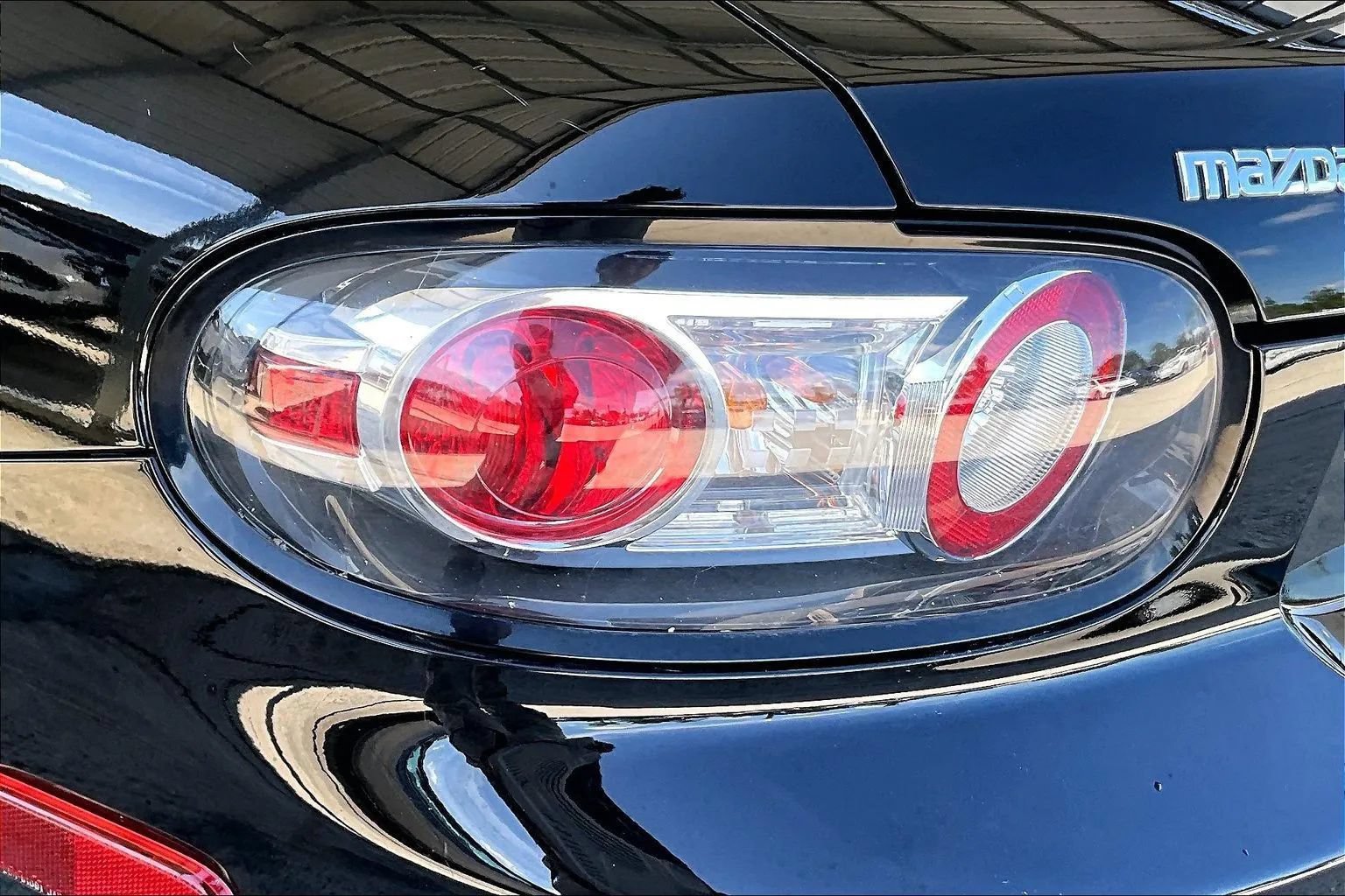 Used 2006 MAZDA MX-5 Miata Grand Touring w/ Premium Pkg RWD image 18