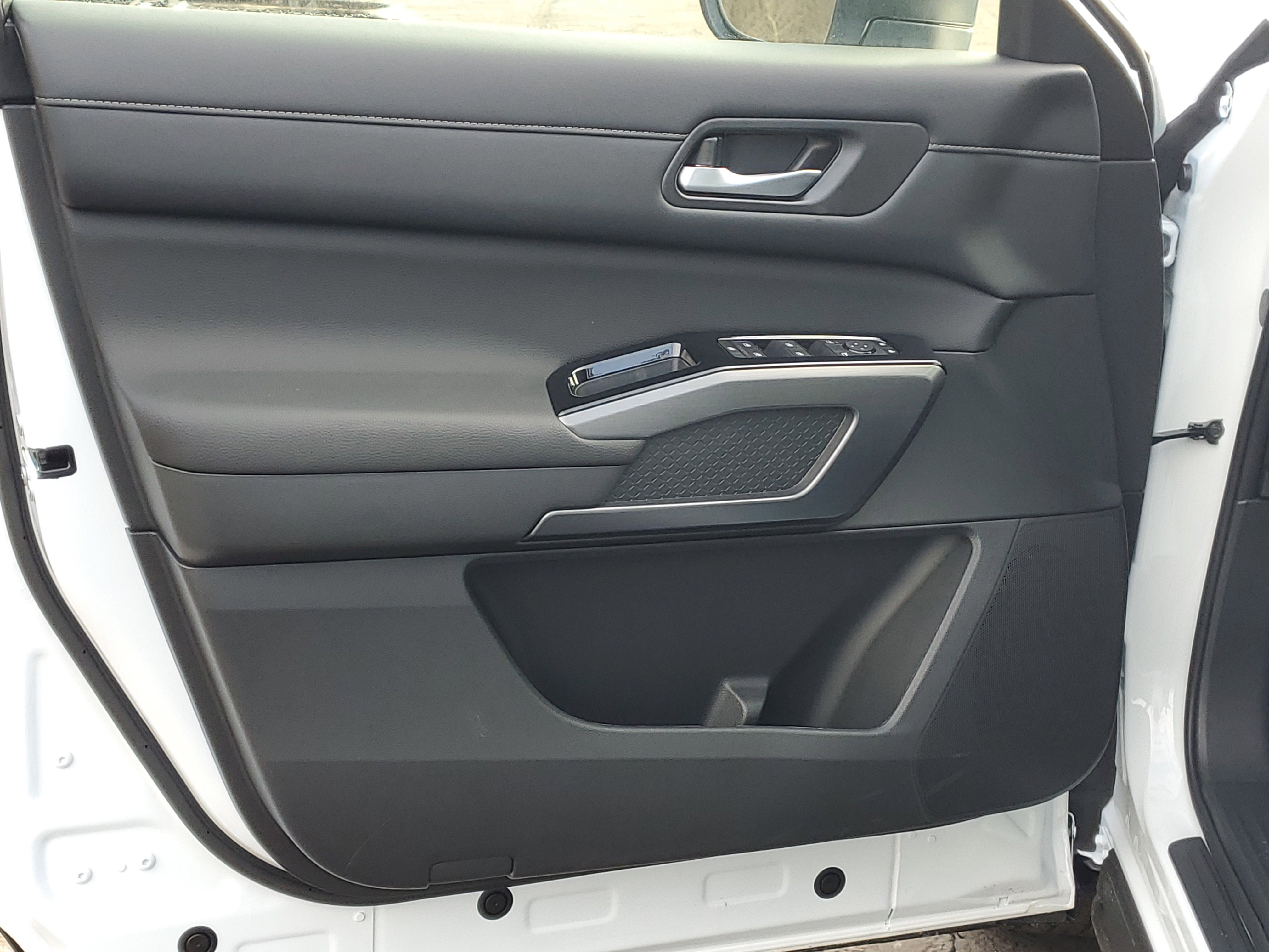 New 2026 Nissan Pathfinder SL w/ SL Premium Package image 23