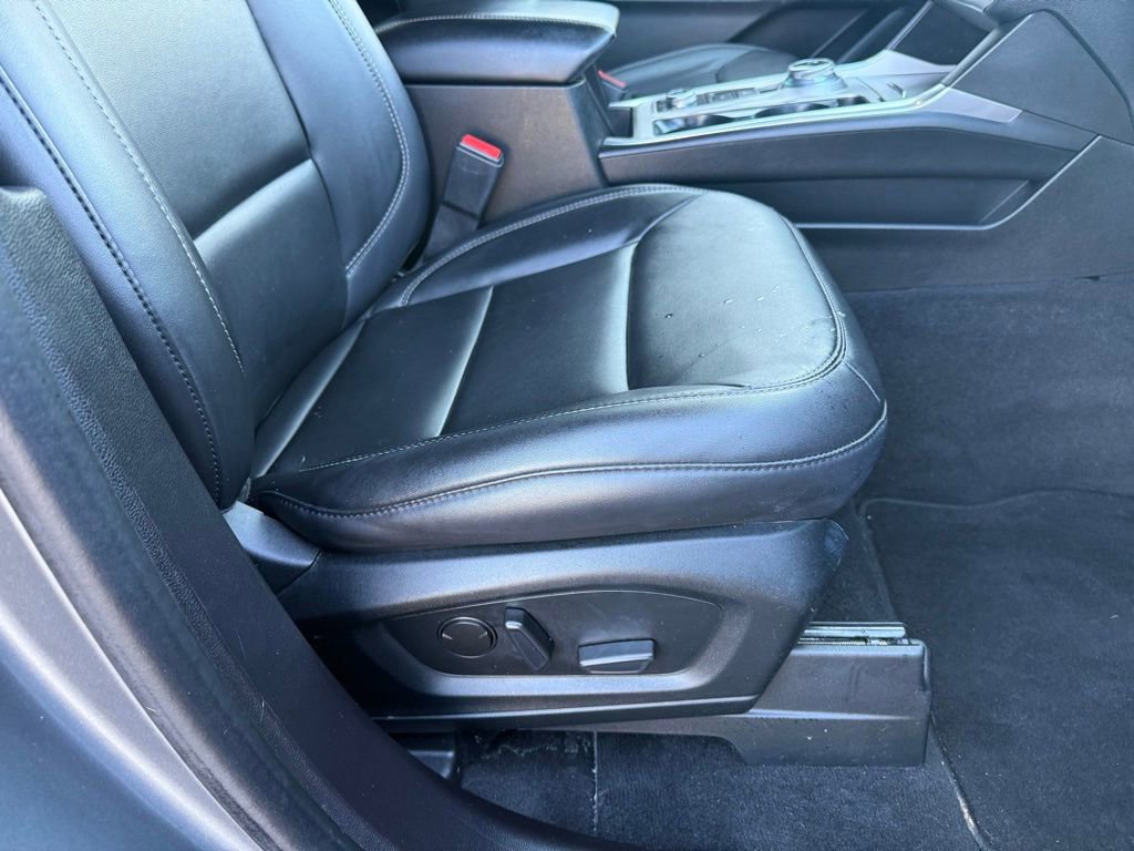 Used 2022 Ford Explorer XLT w/ Equipment Group 202A image 31