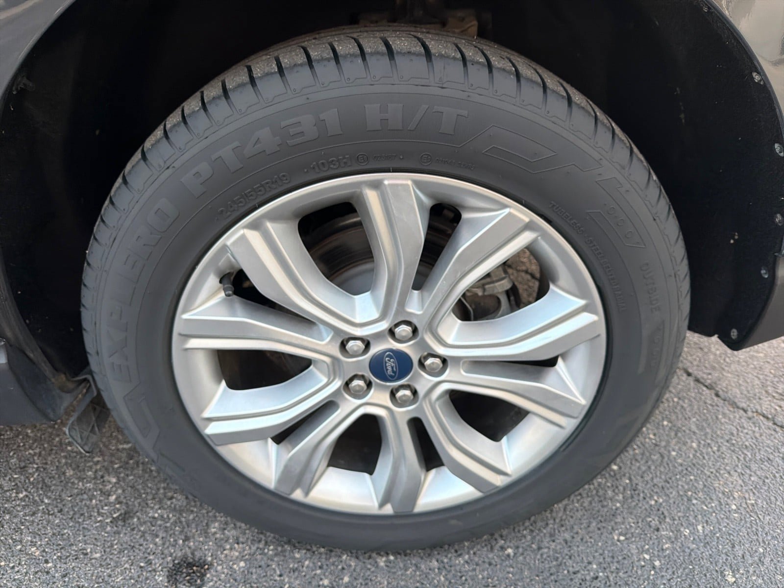 Used 2021 Ford Edge Titanium w/ Cargo Accessory Package image 11