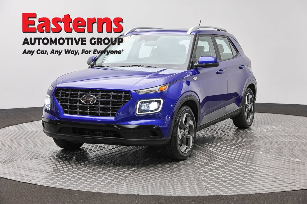Used 2023 Hyundai Venue Limited w/ Cargo Package