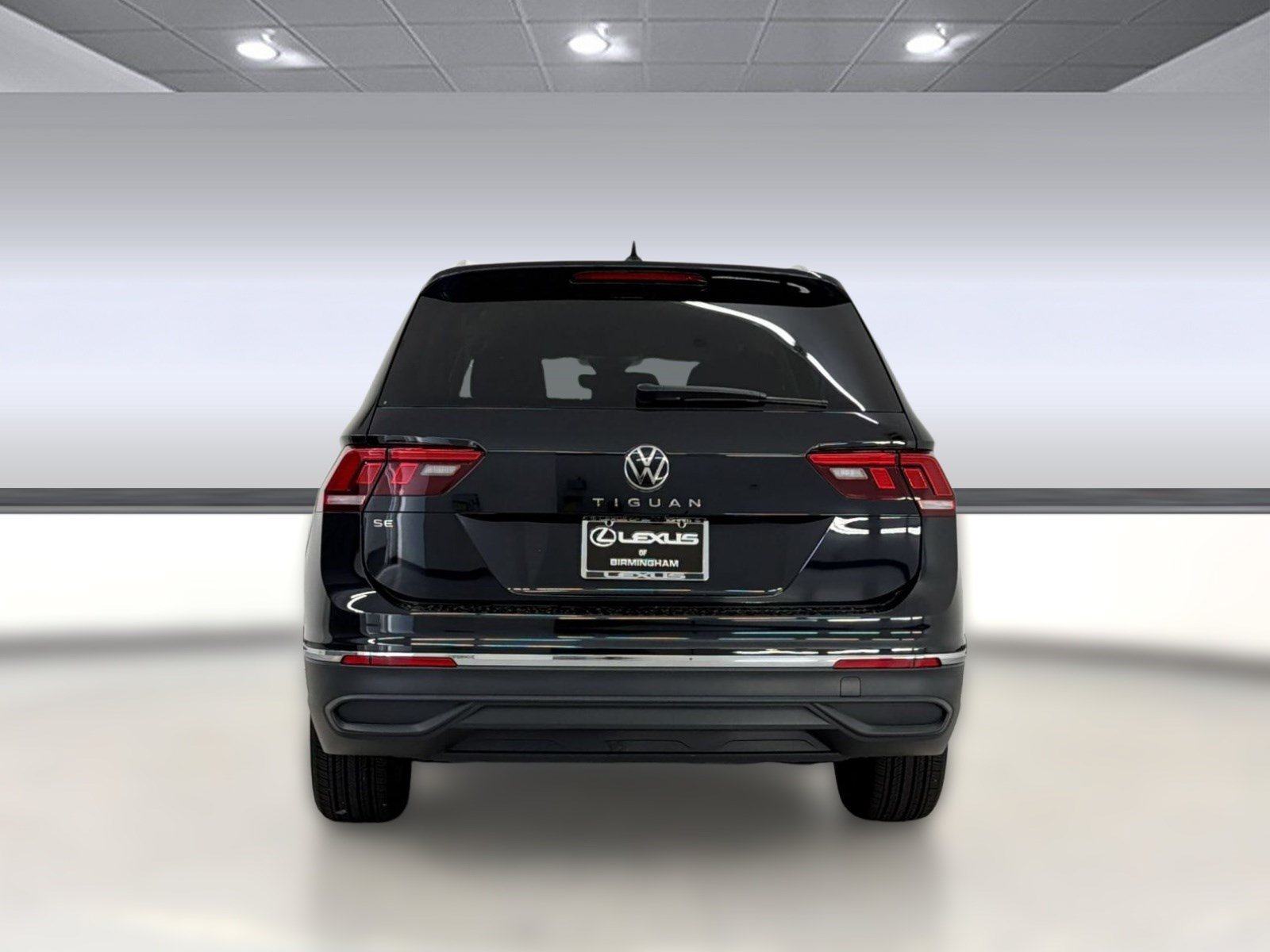 Used 2024 Volkswagen Tiguan SE FWD image 10
