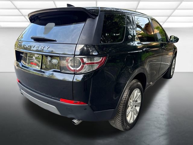 Used 2017 Land Rover Discovery Sport SE image 5