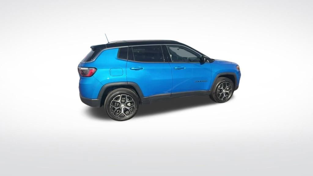 Used 2024 Jeep Compass Limited image 36