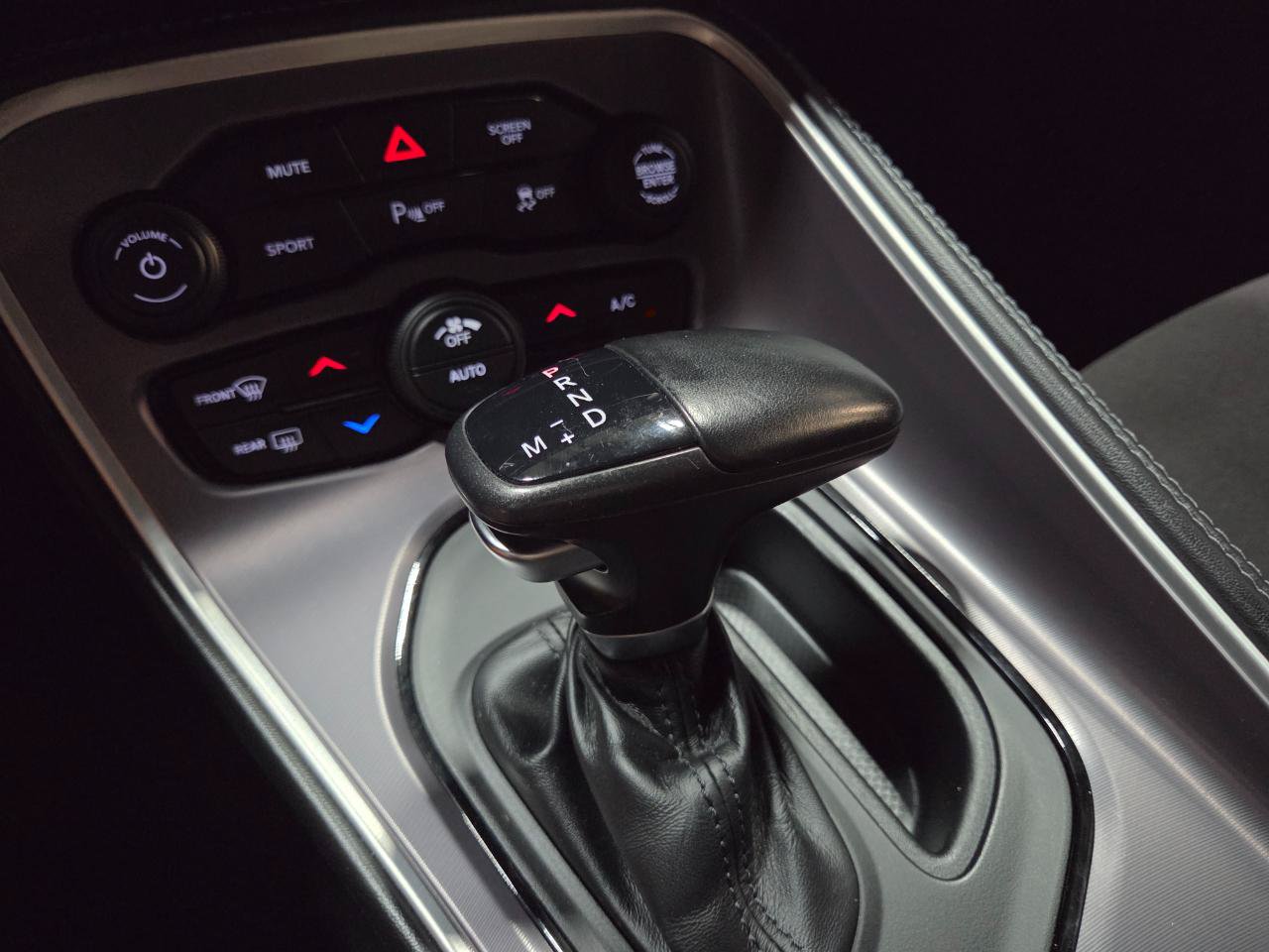 Used 2022 Dodge Challenger GT AWD/4WD image 27